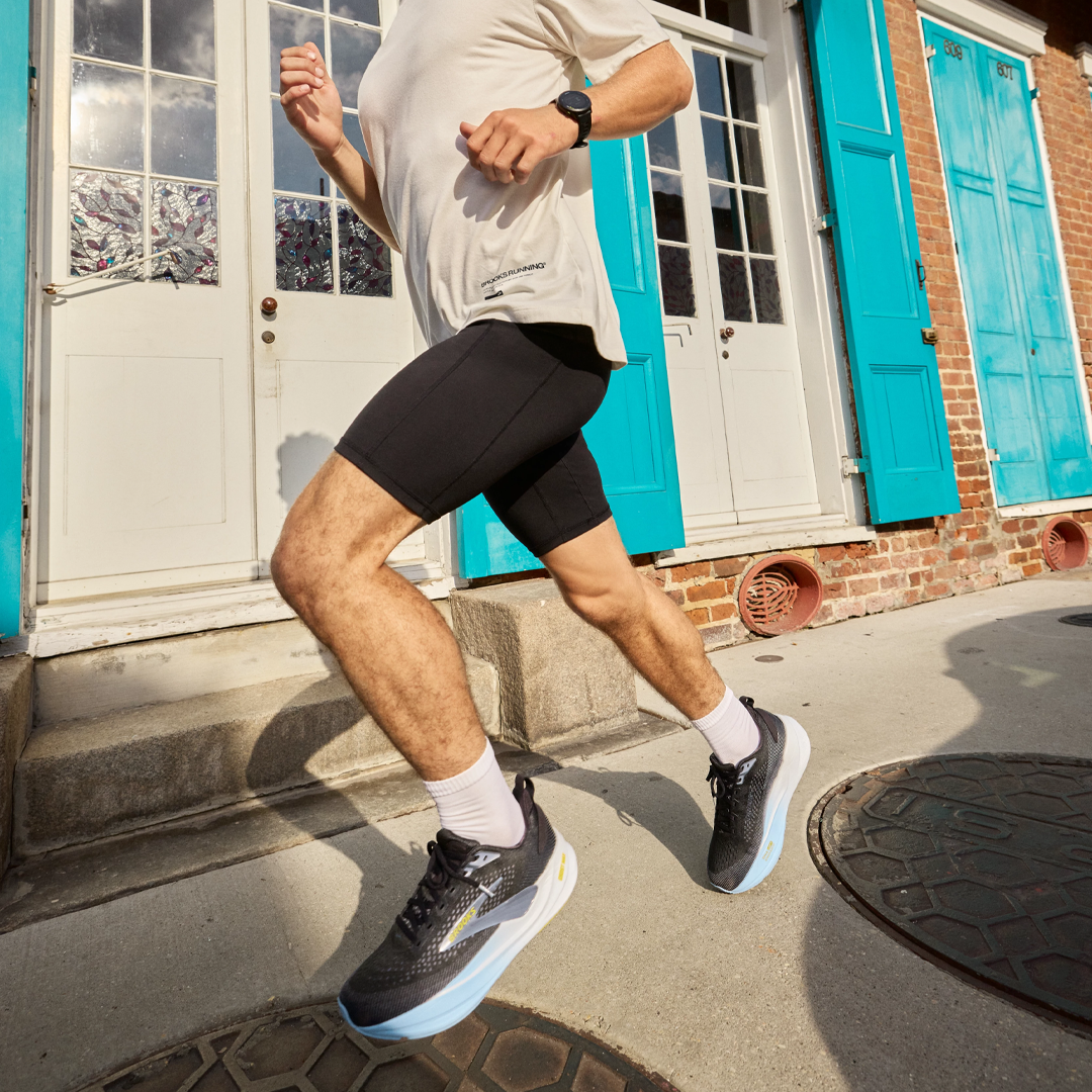 Brooks-web-runningshoes-01